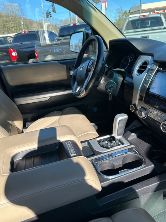 2015 Toyota Tundra Image 9