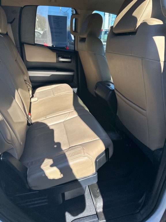 2015 Toyota Tundra Image 10