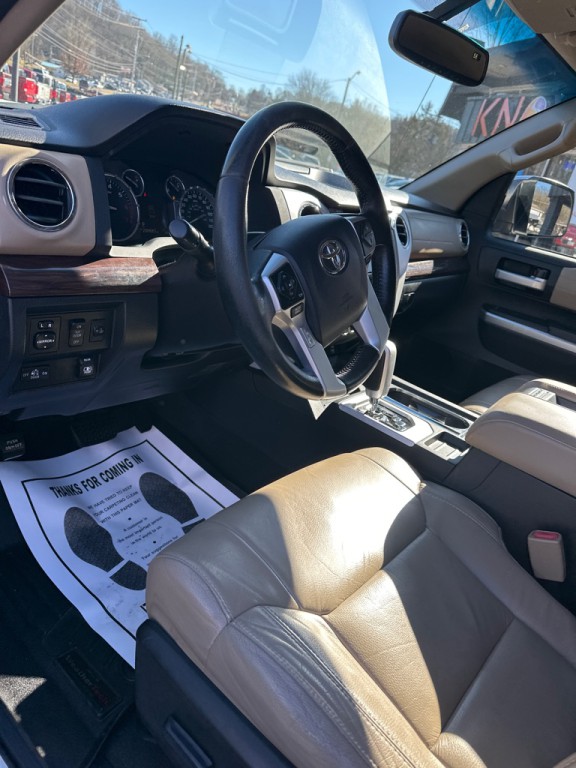 2015 Toyota Tundra Image 16