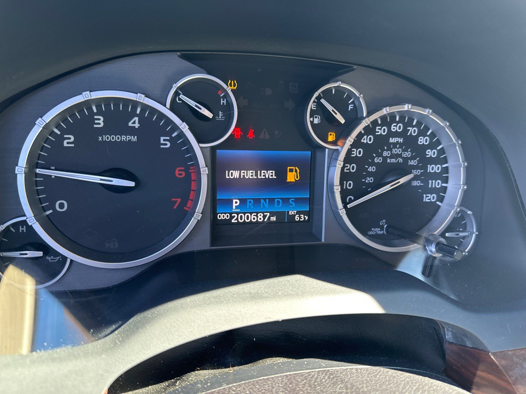 2015 Toyota Tundra Image 17