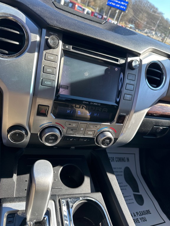 2015 Toyota Tundra Image 19