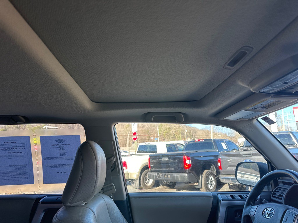 2012 Toyota 4Runner Image 9