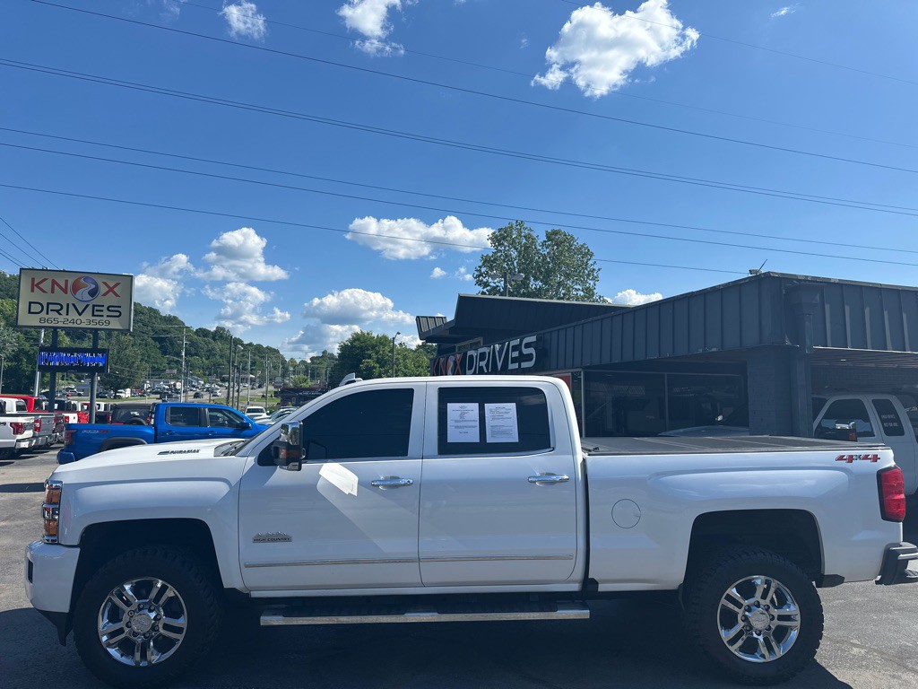 2019 Chevrolet Silverado 1500 Image 2