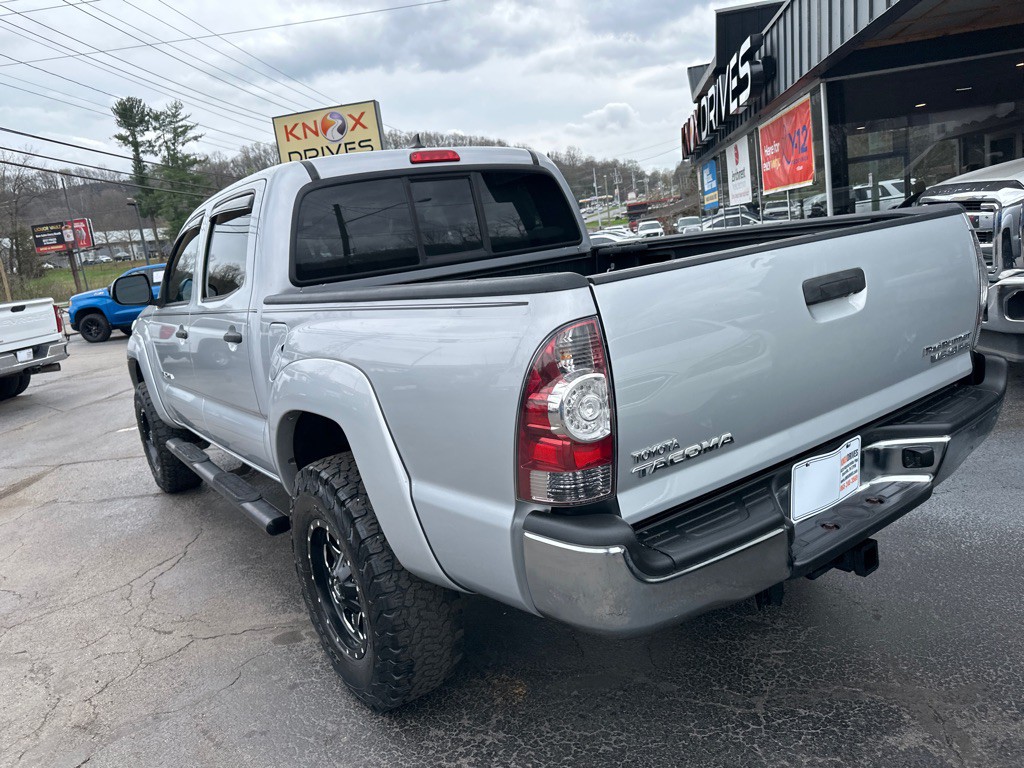 2012 Toyota Tacoma Image 2