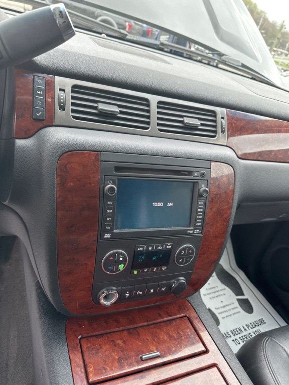 2011 Chevrolet Tahoe Image 17