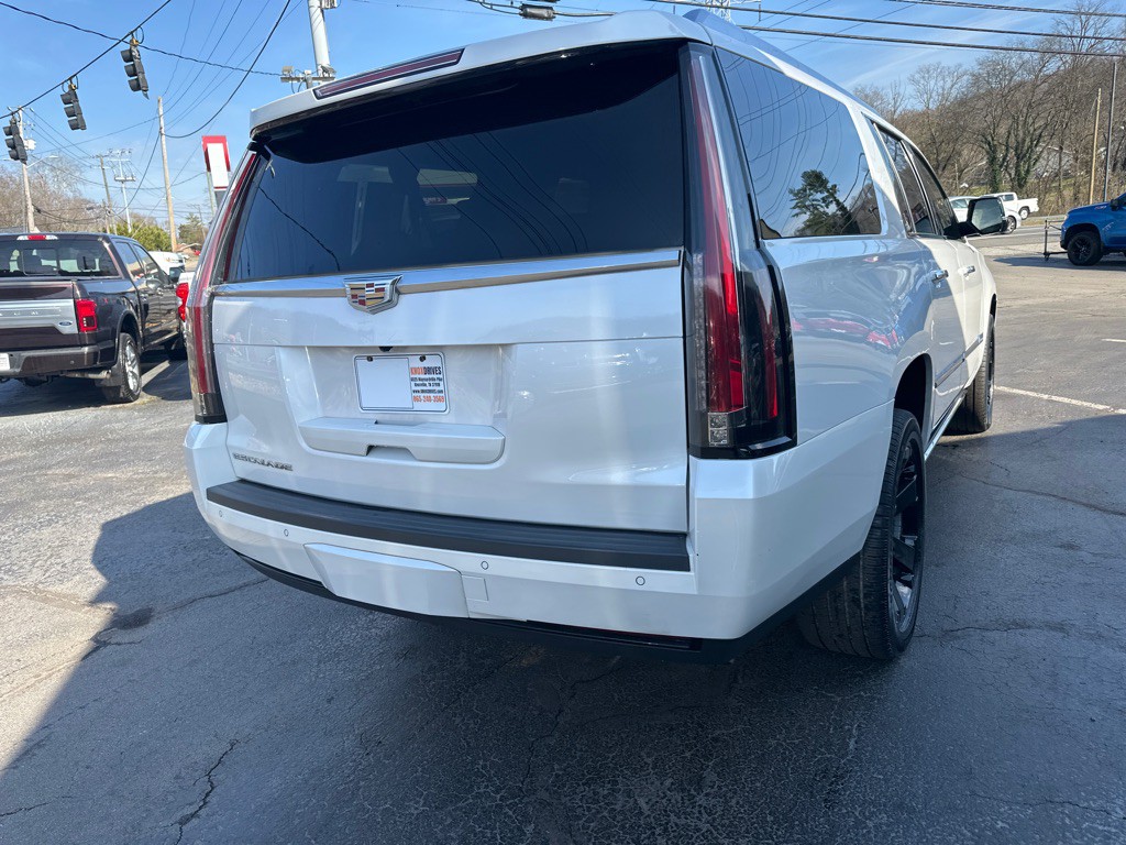 2016 Cadillac Escalade Image 3