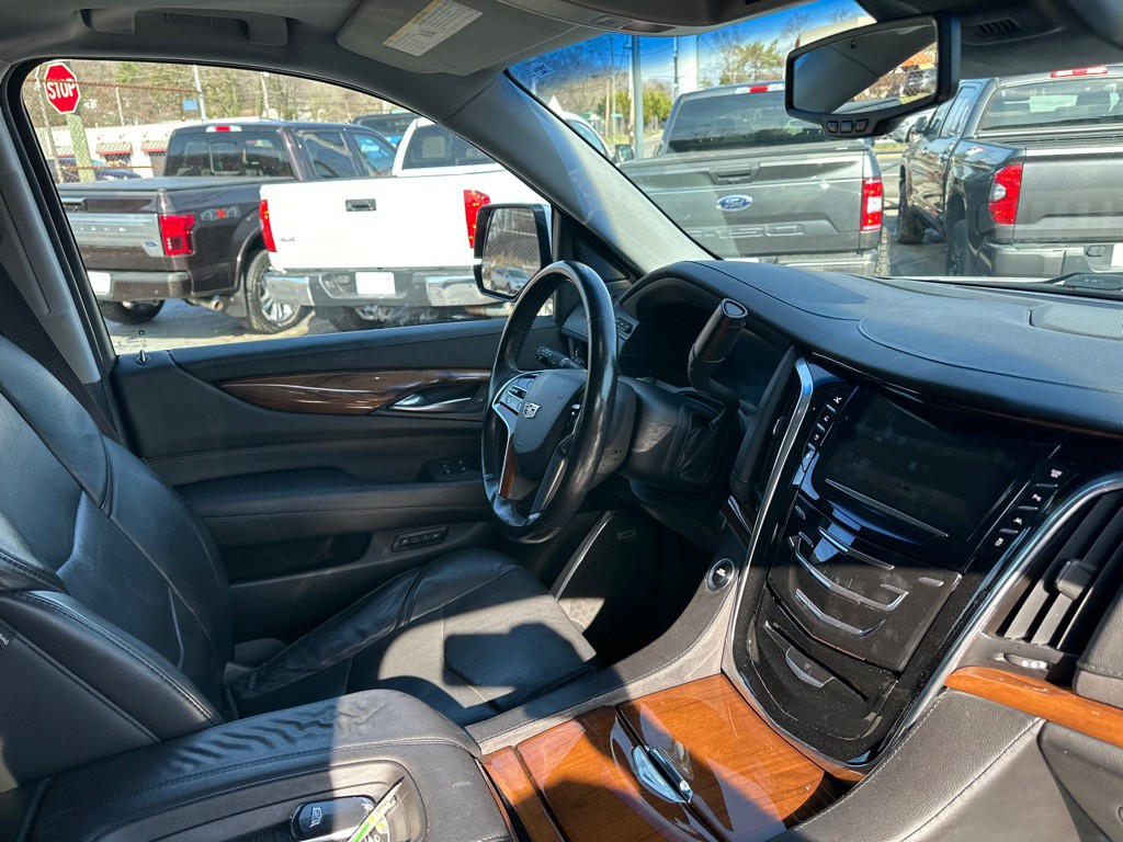 2016 Cadillac Escalade Image 8