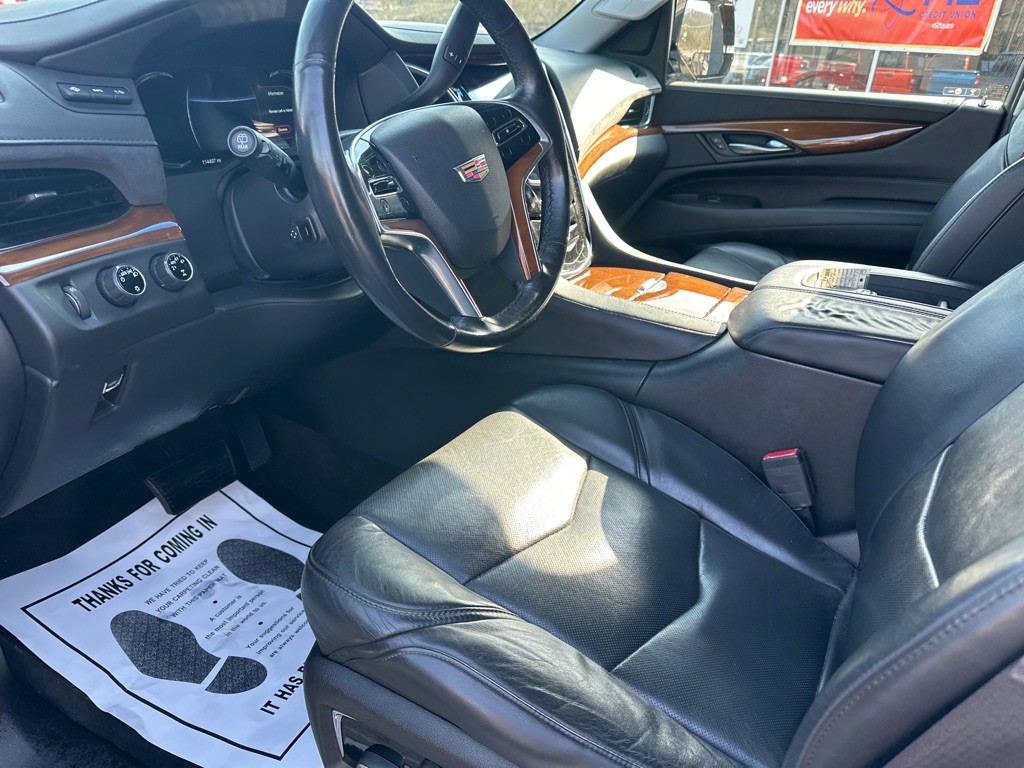2016 Cadillac Escalade Image 17