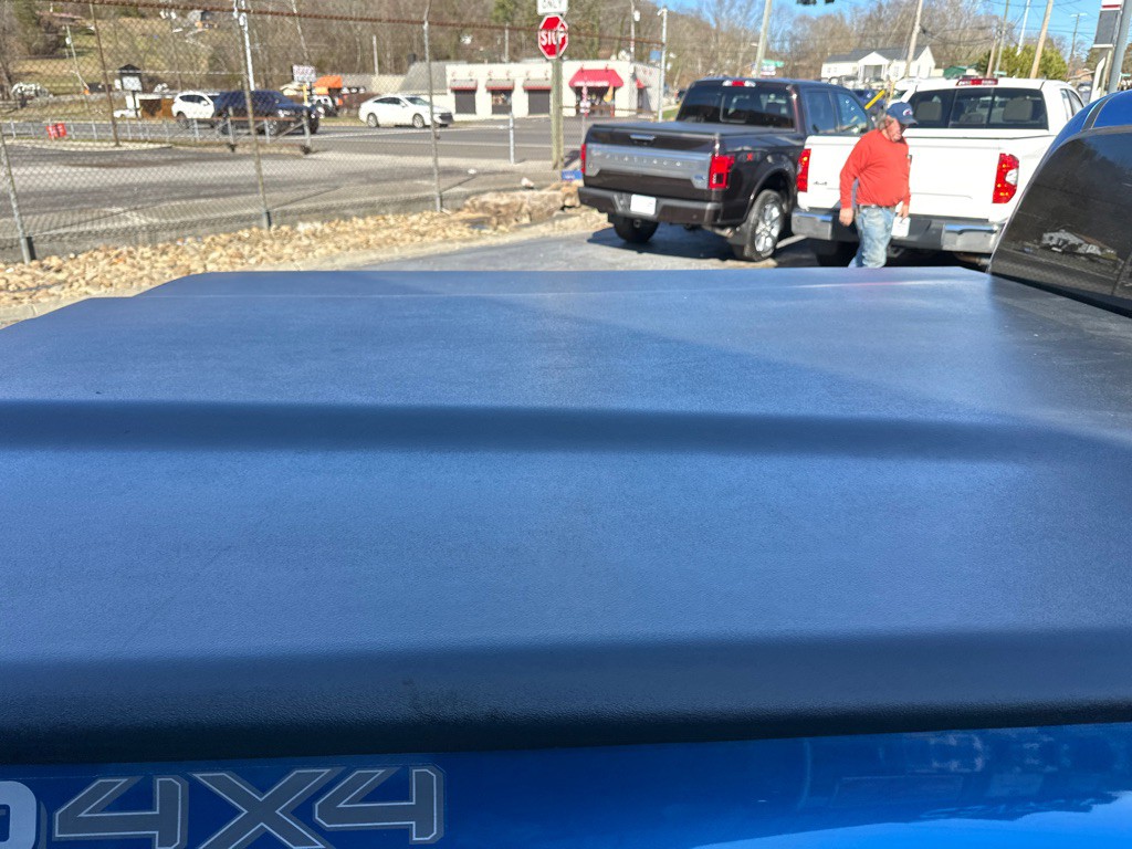 2017 Toyota Tacoma Image 11