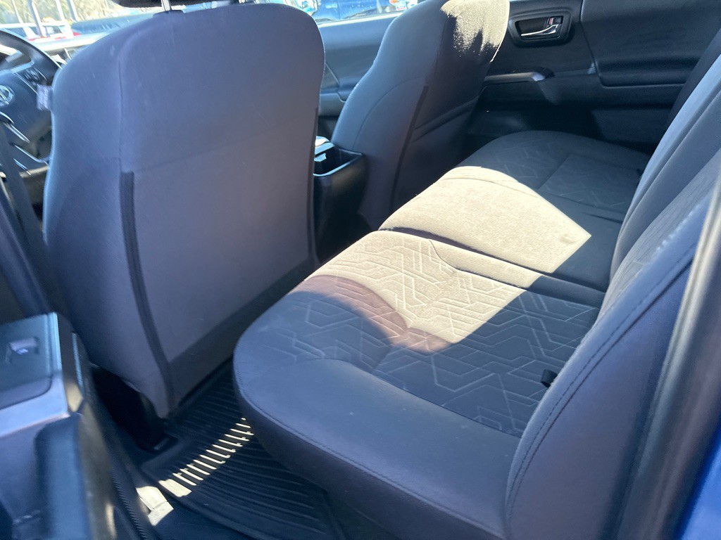 2017 Toyota Tacoma Image 14