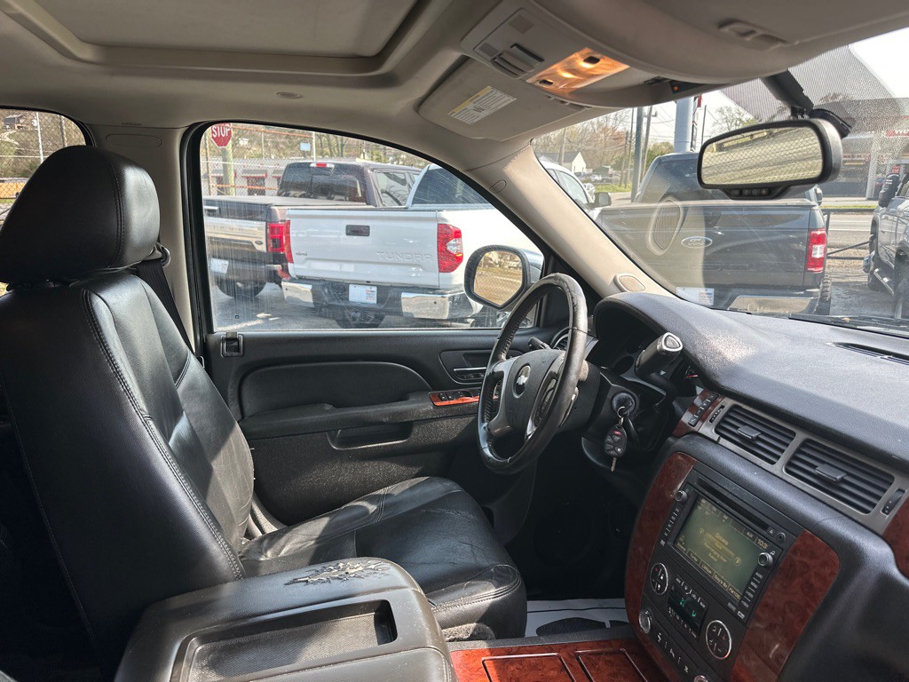 2010 Chevrolet Tahoe Image 8