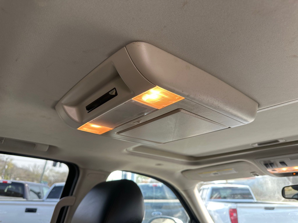 2010 Chevrolet Tahoe Image 11