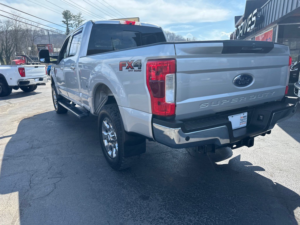 2017 Ford F-250 Image 2