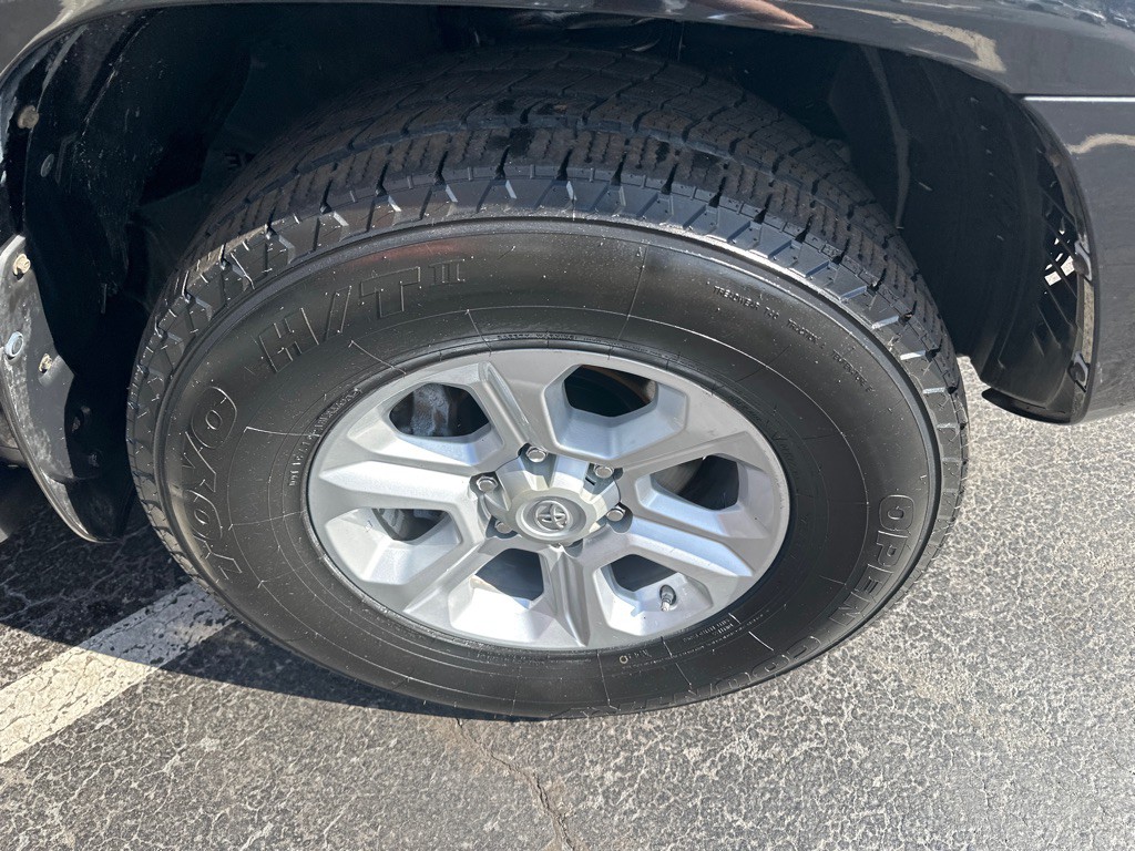 2015 Toyota 4Runner Image 6