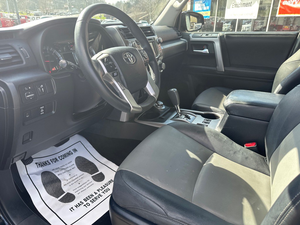 2015 Toyota 4Runner Image 15