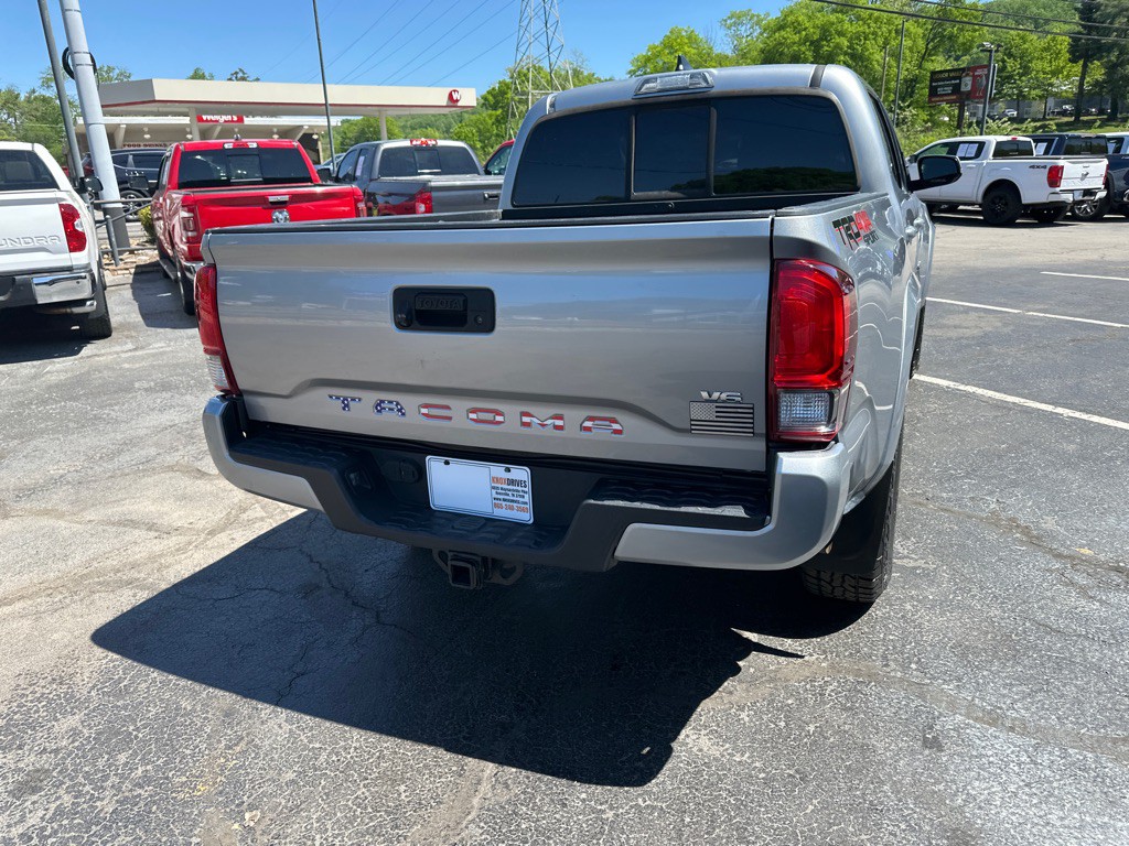 2016 Toyota Tacoma Image 3