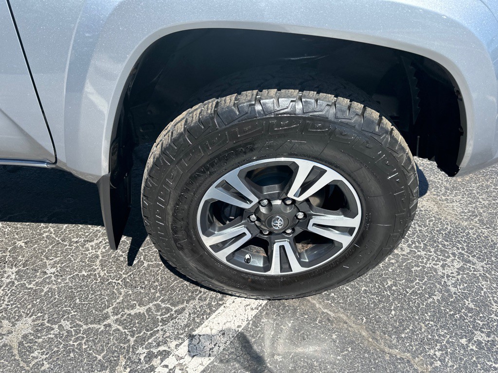 2016 Toyota Tacoma Image 6