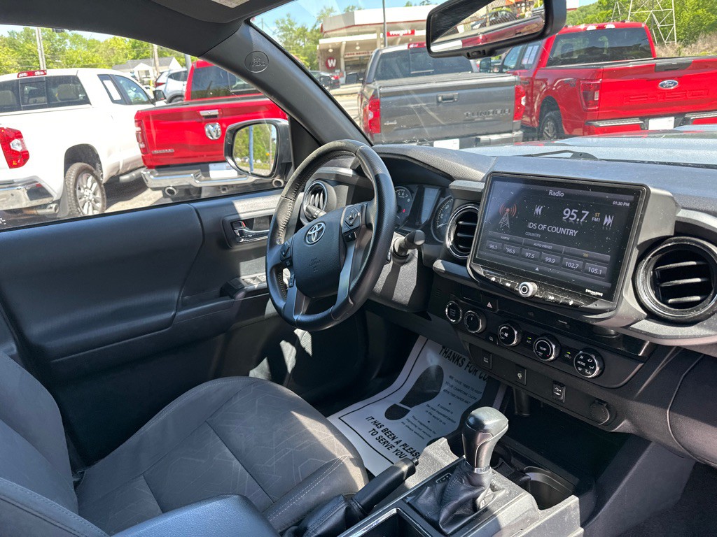 2016 Toyota Tacoma Image 8