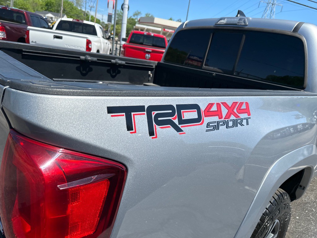 2016 Toyota Tacoma Image 11