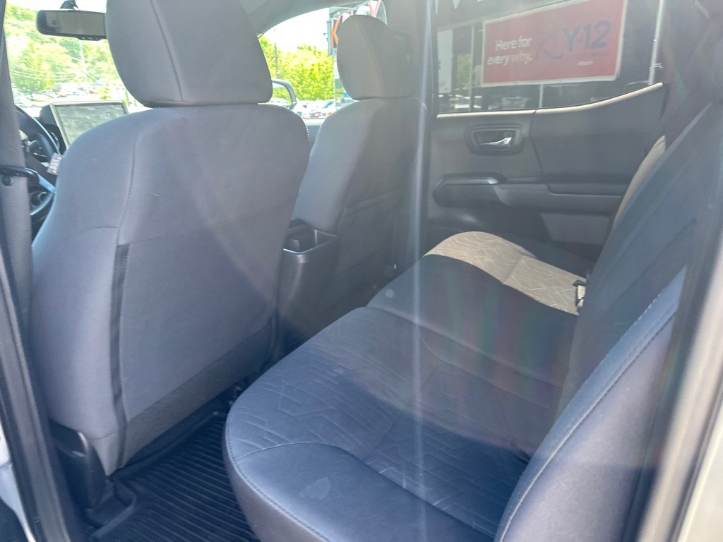 2016 Toyota Tacoma Image 13