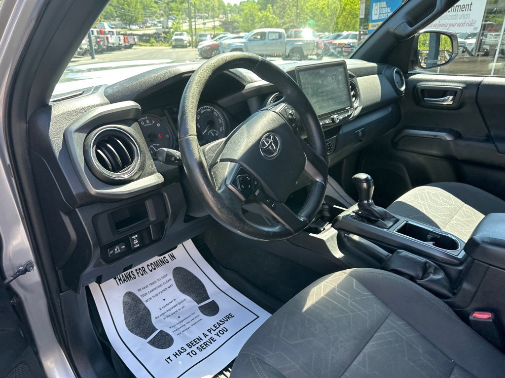 2016 Toyota Tacoma Image 14