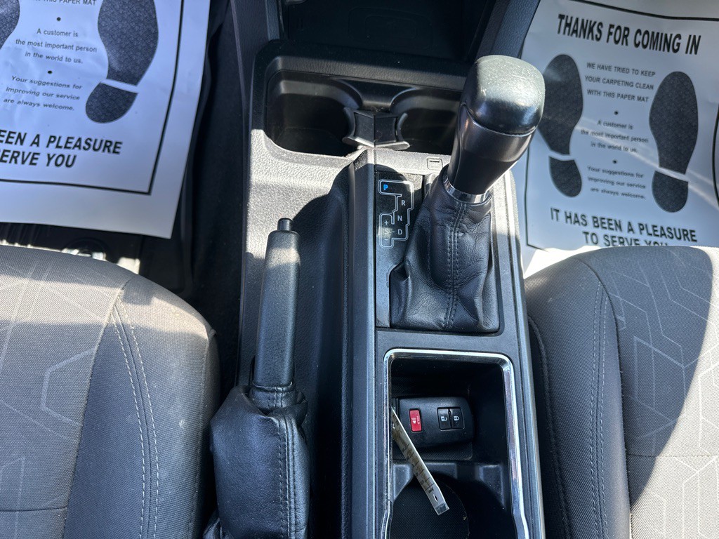 2016 Toyota Tacoma Image 18