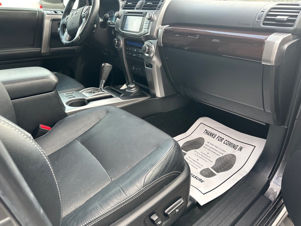 2015 Toyota 4Runner Image 8