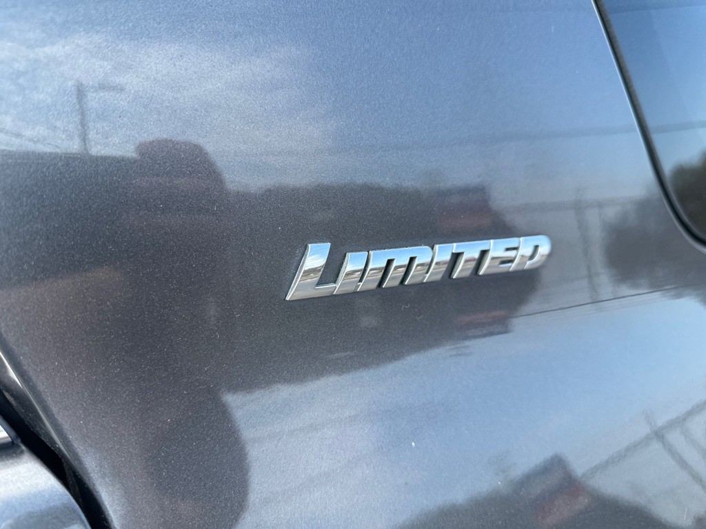 2015 Toyota 4Runner Image 17