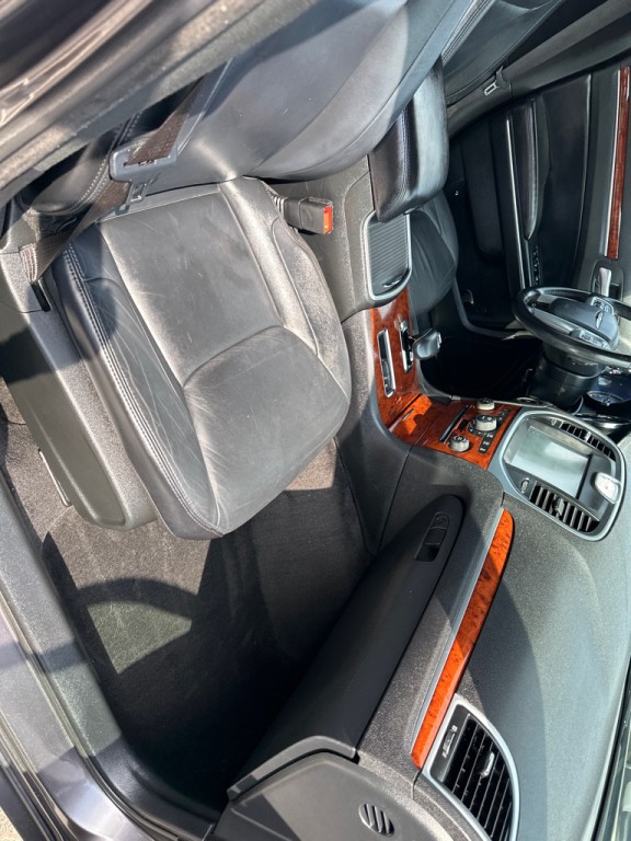 2014 Chrysler 300 Image 7