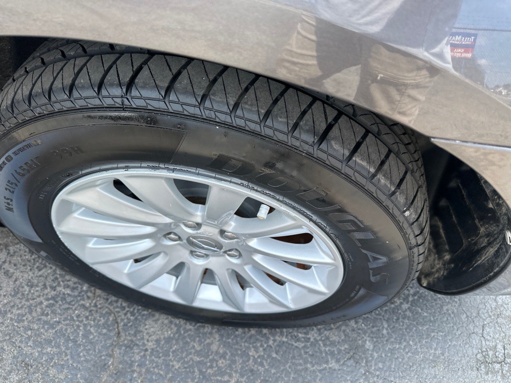 2014 Chrysler 300 Image 11