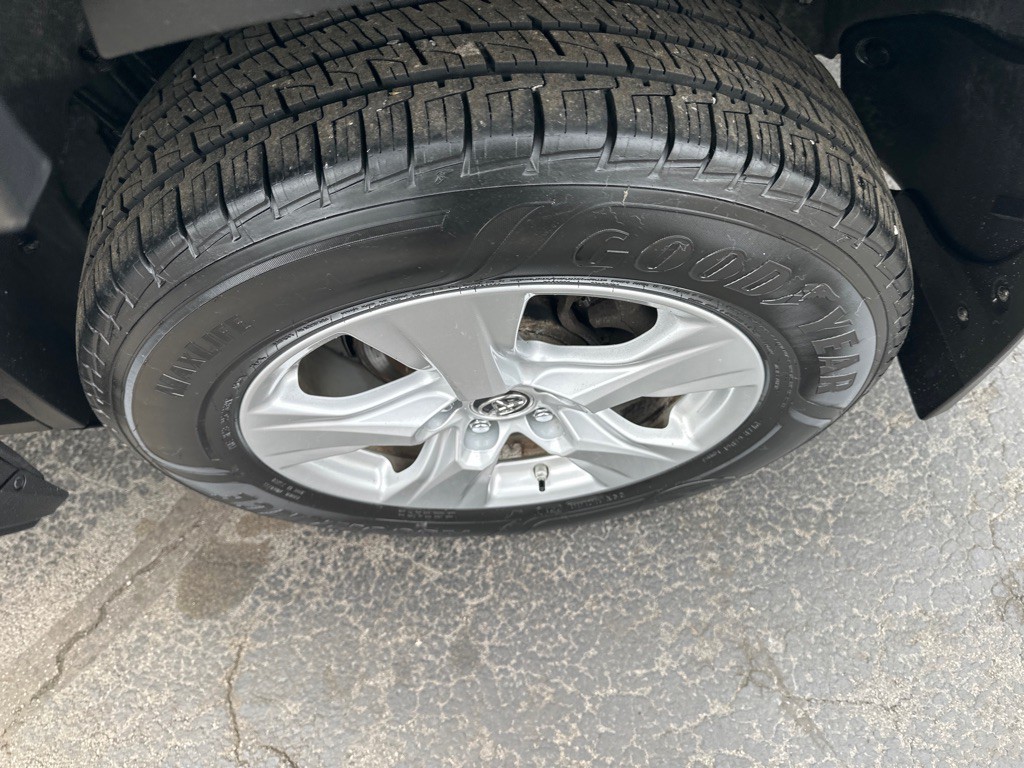2019 Toyota Rav4 Image 12