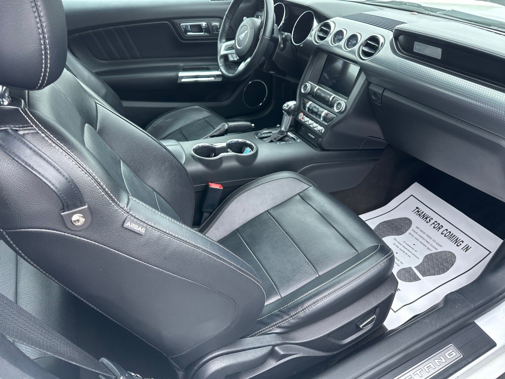 2017 Ford Mustang Image 8