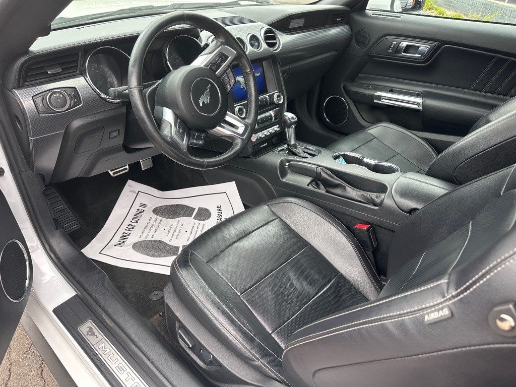 2017 Ford Mustang Image 13