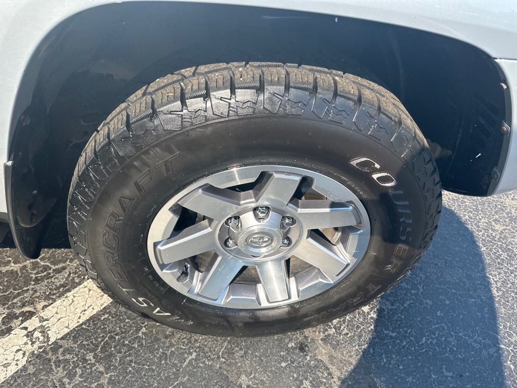 2015 Toyota 4Runner Image 7