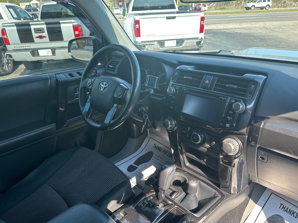 2015 Toyota 4Runner Image 9