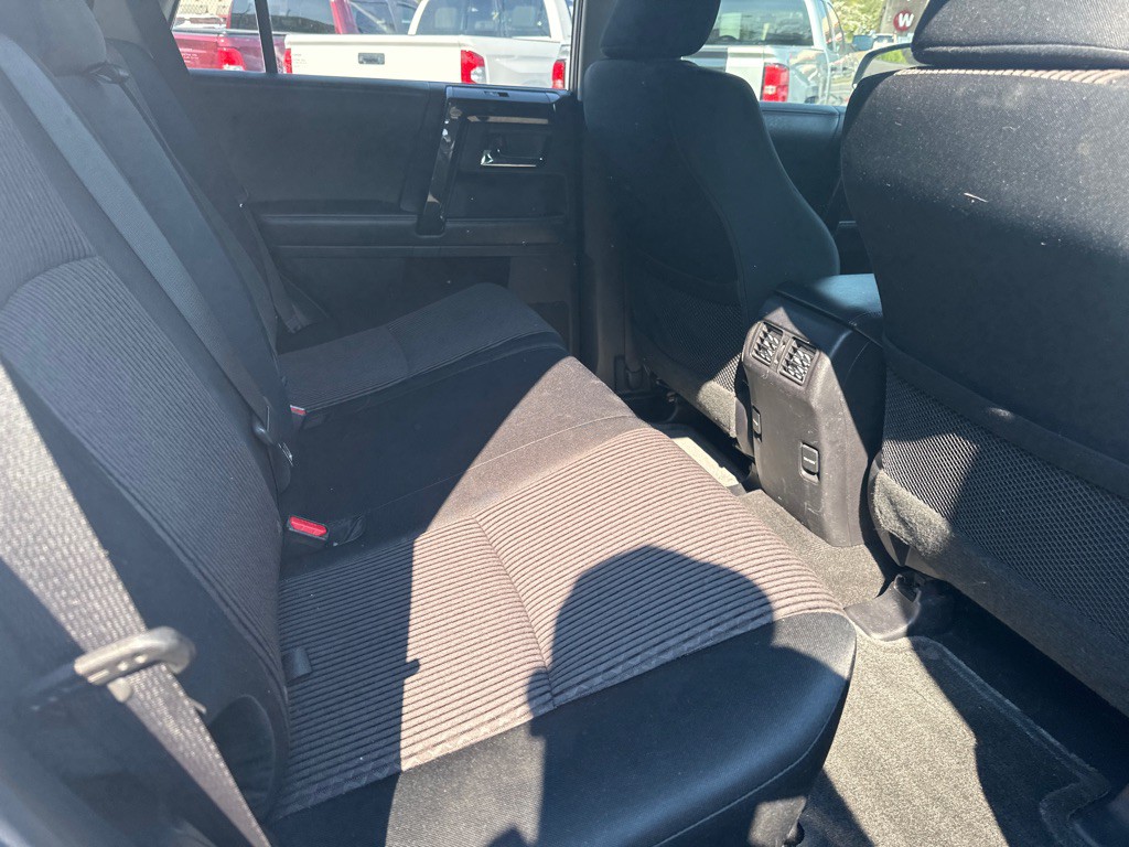 2015 Toyota 4Runner Image 10