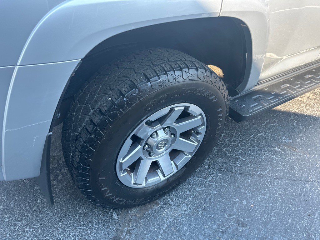 2015 Toyota 4Runner Image 13