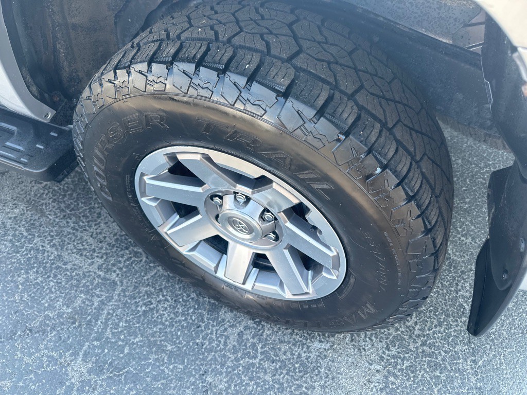 2015 Toyota 4Runner Image 14