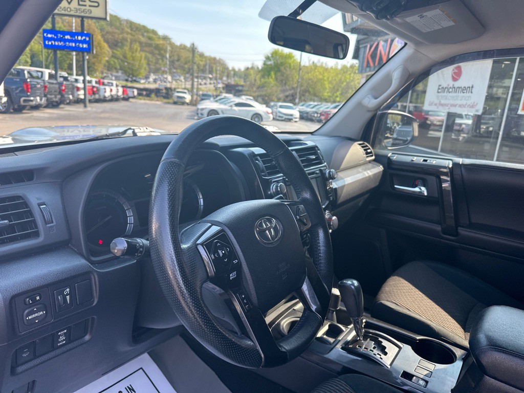 2015 Toyota 4Runner Image 16