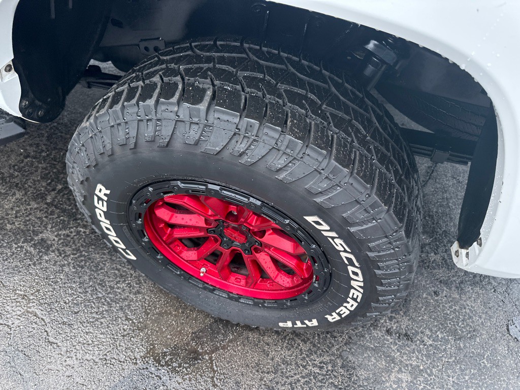 2020 Toyota Tacoma Image 9