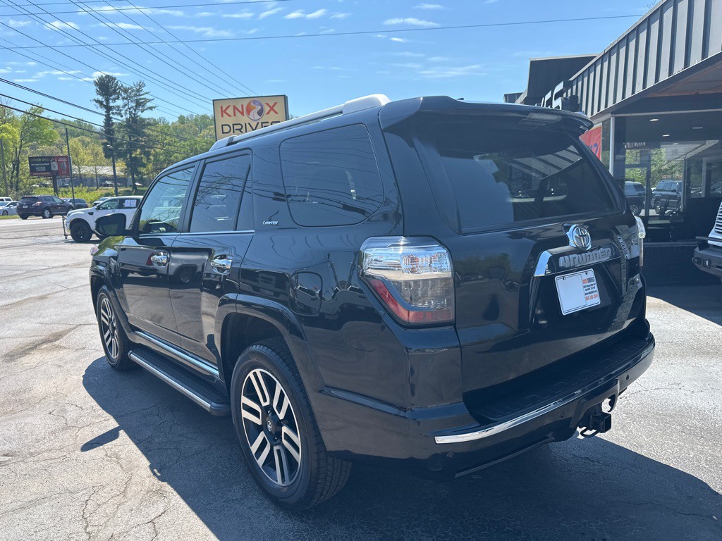 2016 Toyota 4Runner Image 2