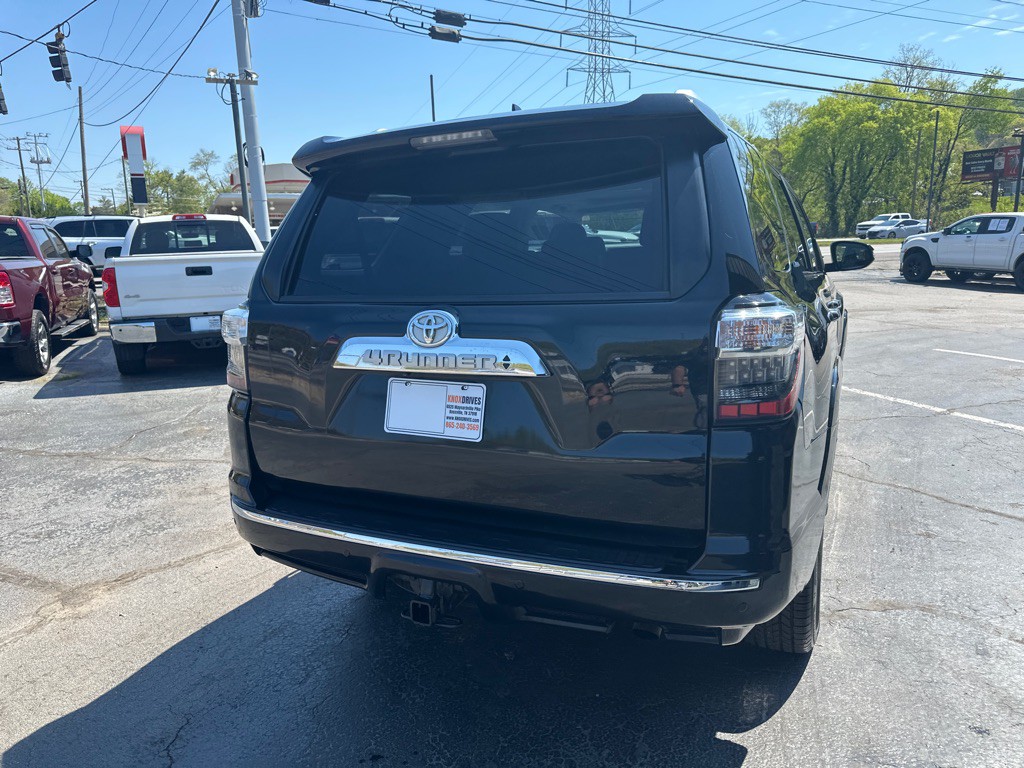 2016 Toyota 4Runner Image 3