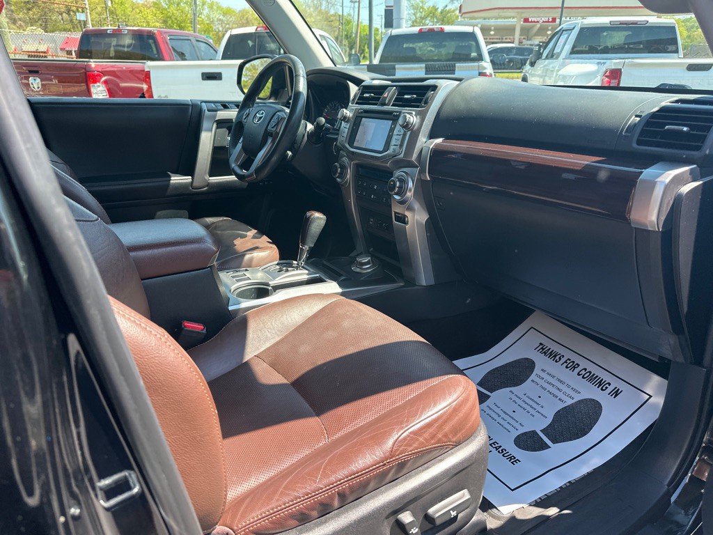 2016 Toyota 4Runner Image 8