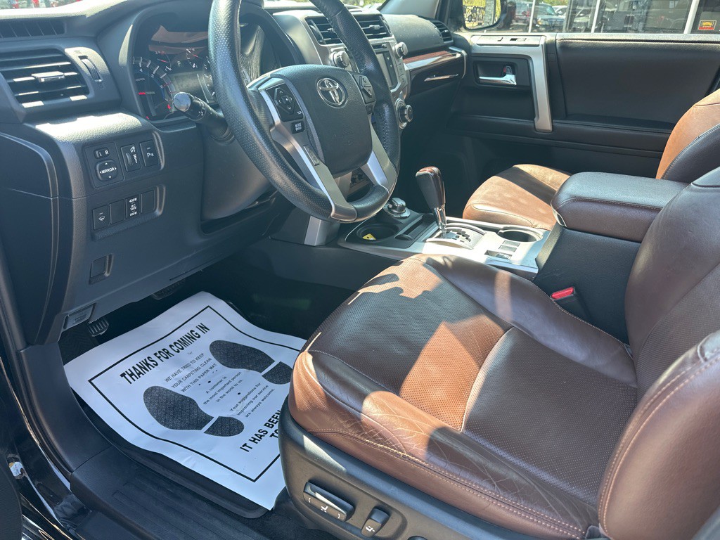 2016 Toyota 4Runner Image 16