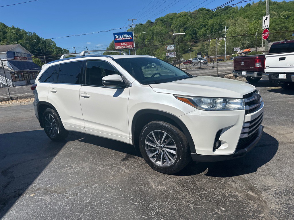 2017 Toyota Highlander Image 5