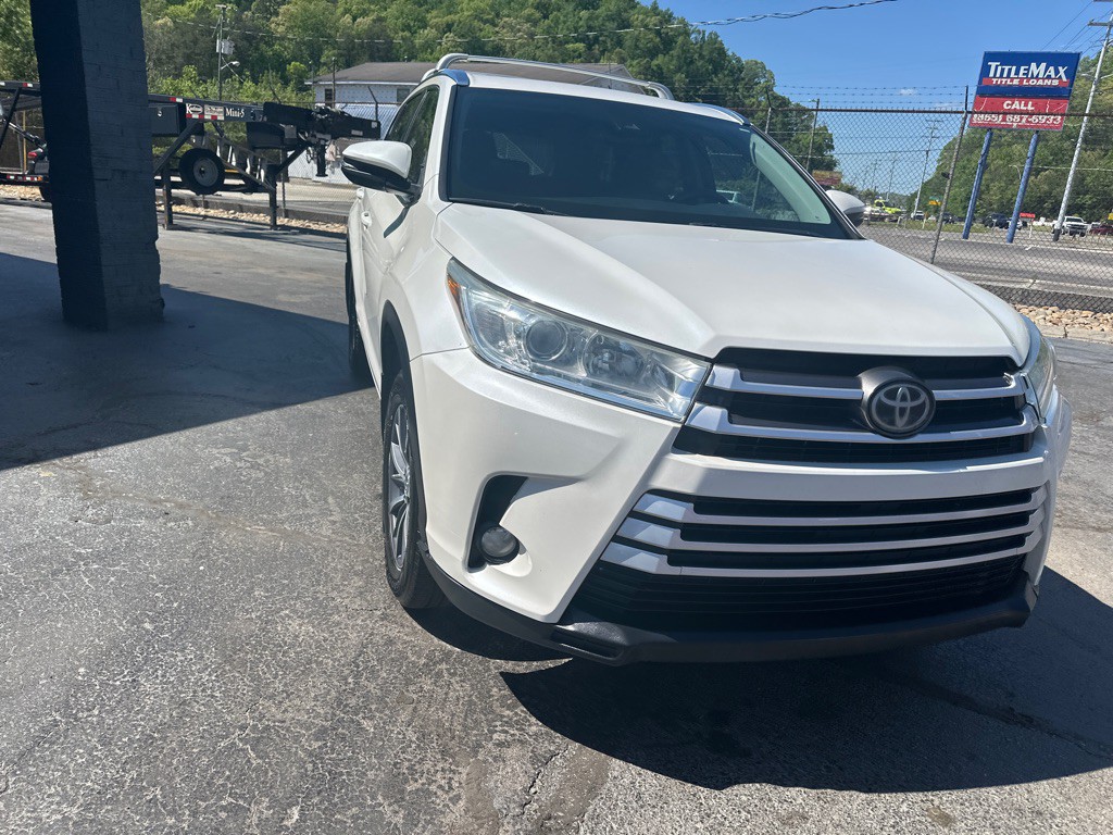 2017 Toyota Highlander Image 6
