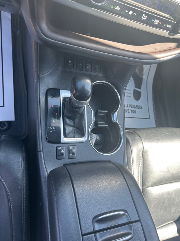 2017 Toyota Highlander Image 20