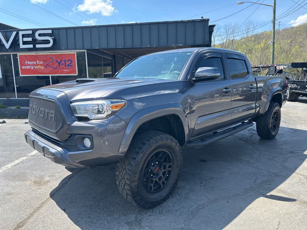 2016 Toyota Tacoma Image 1