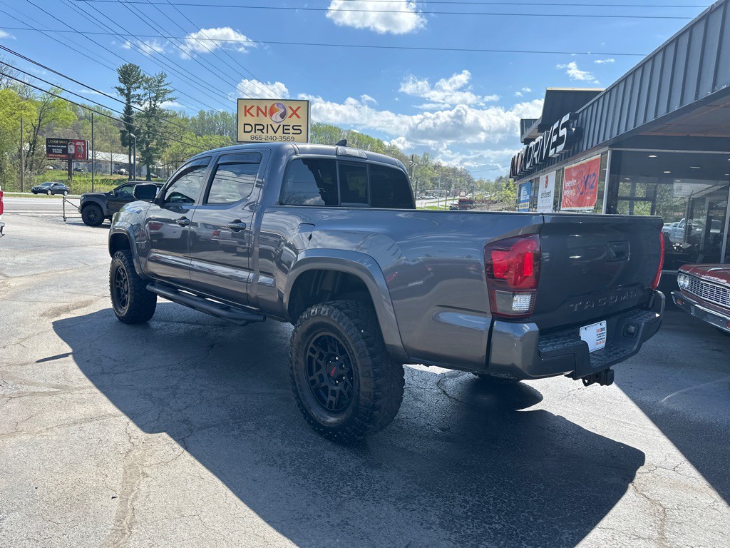 2016 Toyota Tacoma Image 2