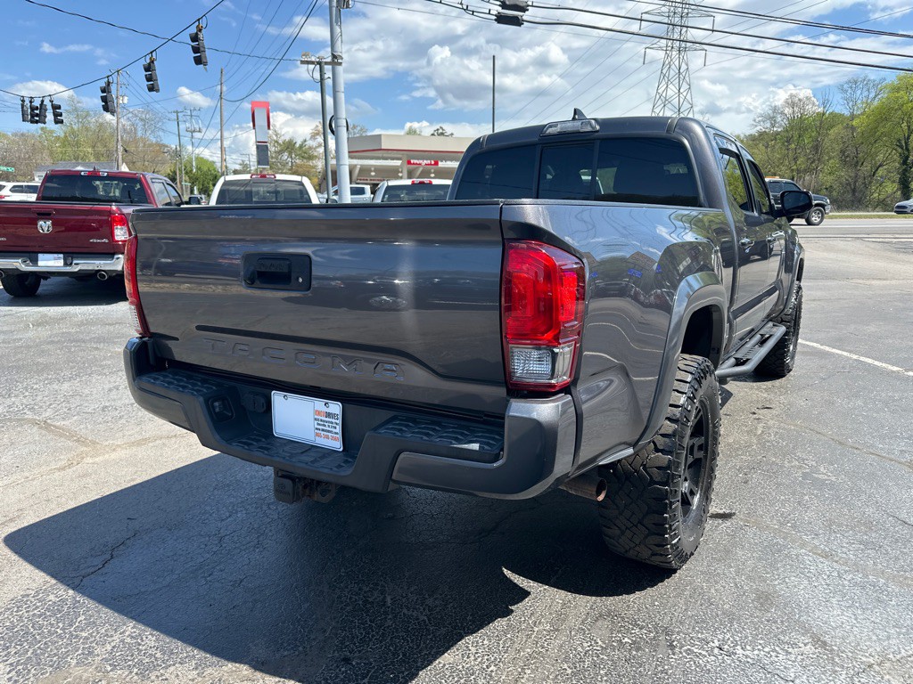 2016 Toyota Tacoma Image 4